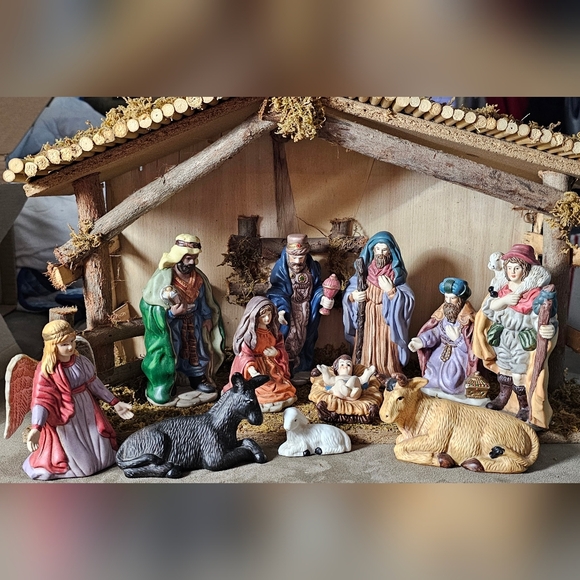 Vtg 11 PIECE PORCELAIN NATIVITY SET DECEMBER HOME - Picture 5 of 6